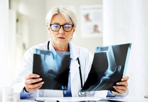 Medical experts to review your case: Legal process for a negligence claim